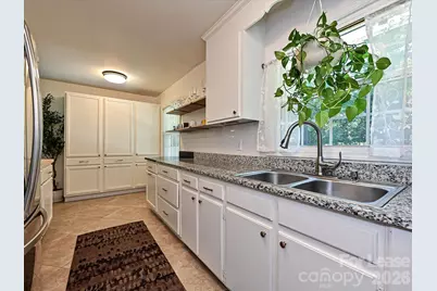 4730 Crestmont Drive, Charlotte, NC 28205 - Photo 16