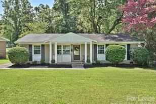 4730 Crestmont Dr, Charlotte, NC 28205 - Photo 2
