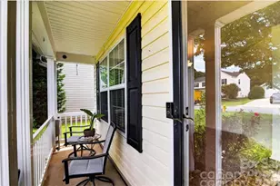 9833 Aventide Ln, Charlotte, NC 28215 - Photo 2