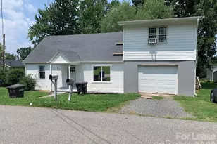 1719 E Cloaninger Ave, Statesville, NC 28625 - Photo 1