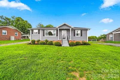 129 33rd Street NW, Hickory, NC 28601 - Photo 1