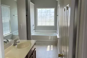 1111 Delander Ln, Charlotte, NC 28214 - Photo 8