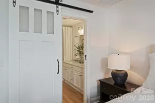 4913 S Hill View Dr, Charlotte, NC 28210 - Photo 20