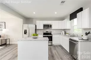 2615 Coretha Ct, Charlotte, NC 28216 - Photo 2
