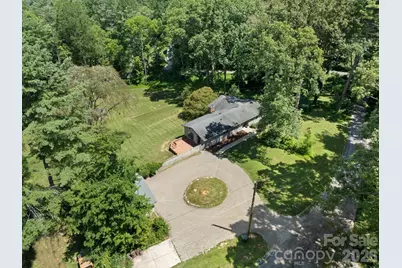 242 N Hills Drive, Hendersonville, NC 28791 - Photo 2