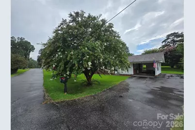 1326 26th Street SW, Hickory, NC 28602 - Photo 4