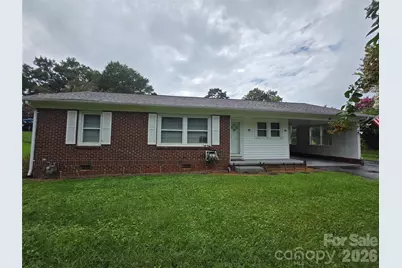 1326 26th Street SW, Hickory, NC 28602 - Photo 2