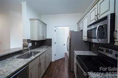 5730 Closeburn Road #O, Charlotte, NC 28210 - Photo 4