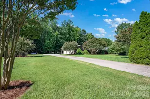 3959 Holly Springs Dr, Newton, NC 28658 - Photo 6