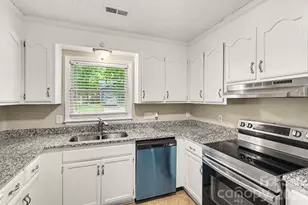 11616 Bowsby Ct, Charlotte, NC 28215 - Photo 6