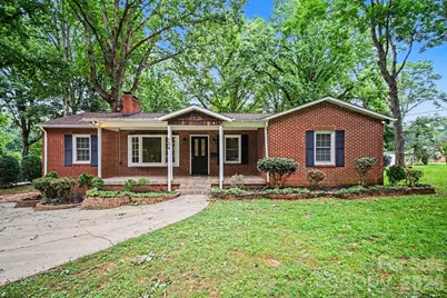 704 1st Avenue Place NE, Conover, NC 28613 - Photo 1