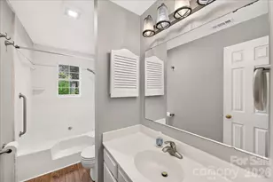 3220 Selwyn Farms Ln, Charlotte, NC 28209 - Photo 16