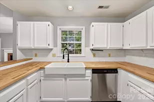 3220 Selwyn Farms Ln, Charlotte, NC 28209 - Photo 8