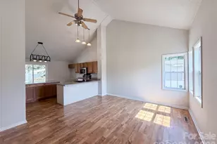 121 Driftwood Dr, Mooresville, NC 28117 - Photo 2