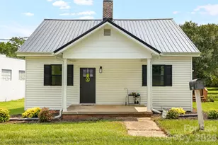636 N Trade St, Tryon, NC 28782 - Photo 2