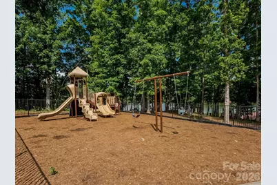 5609 Lavaux Court, Charlotte, NC 28214 - Photo 10