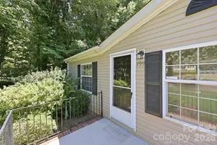 299 Sailwinds Rd, Mooresville, NC 28115 - Photo 2