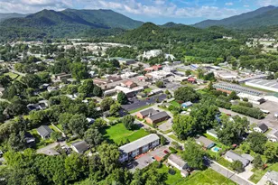 237 Camelot Dr, Waynesville, NC 28786 - Photo 20
