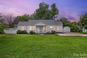 646 Marsh Rd, Charlotte, NC 28209 - Photo 2