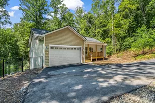 180 Ridgeview Dr, Hendersonville, NC 28792 - Photo 4