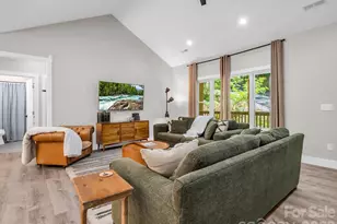 180 Ridgeview Dr, Hendersonville, NC 28792 - Photo 10