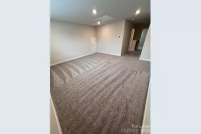 9850 Festival Way, Charlotte, NC 28215 - Photo 10