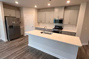 9850 Festival Wy, Charlotte, NC 28215 - Photo 6
