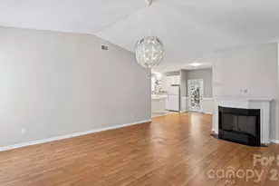 10305 Flat Stone Rd, Charlotte, NC 28213 - Photo 4