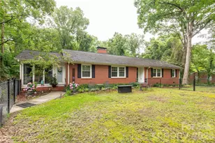 938 Forest Dr, Lancaster, SC 29720 - Photo 2