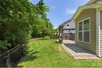 10817 Bere Island Drive, Charlotte, NC 28278 - Photo 46