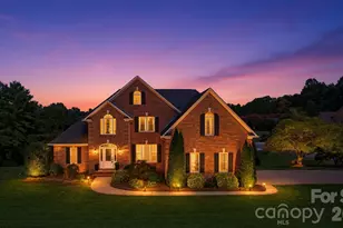 1064 Baker Barn Rd, Hickory, NC 28602 - Photo 2