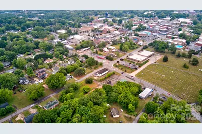 225 E D Street, Newton, NC 28658 - Photo 24