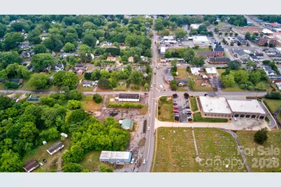 225 E D Street, Newton, NC 28658 - Photo 22