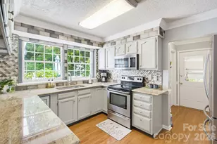 4113 Hallam Ct, Charlotte, NC 28269 - Photo 12