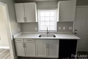 920 Holt St, Lexington, NC 27292 - Photo 4