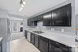 3240 Barons Court Rd, Charlotte, NC 28213 - Photo 2