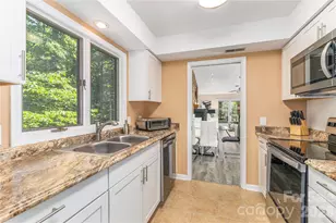 204 Live Oak Ln, Hendersonville, NC 28791 - Photo 12