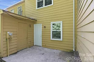 4033 Briarhill Dr, Charlotte, NC 28215 - Photo 10