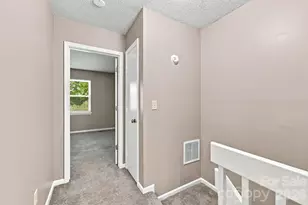 4033 Briarhill Dr, Charlotte, NC 28215 - Photo 32