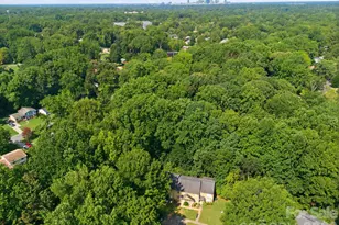 4033 Briarhill Dr, Charlotte, NC 28215 - Photo 4
