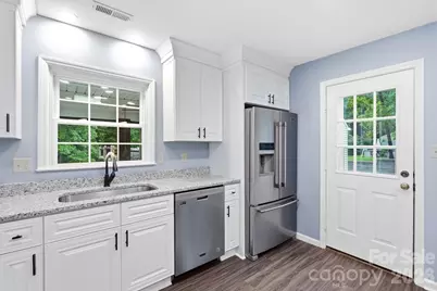 10211 Meadow Hollow Drive, Charlotte, NC 28227 - Photo 12