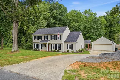 10211 Meadow Hollow Drive, Charlotte, NC 28227 - Photo 2