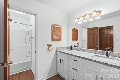 10211 Meadow Hollow Drive, Charlotte, NC 28227 - Photo 22