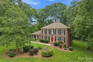 3906 Wandering Ln NE, Hickory, NC 28601 - Photo 2