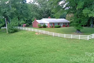 17 E Murray St, Maiden, NC 28650 - Photo 2