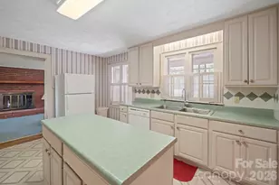 17 E Murray St, Maiden, NC 28650 - Photo 10