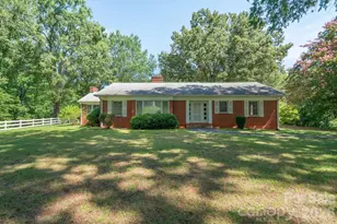 17 E Murray St, Maiden, NC 28650 - Photo 2