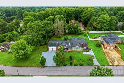 103 Castlegate Drive, Morganton, NC 28655 - Photo 4
