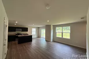 4208 Bowline Dr, Charlotte, NC 28269 - Photo 2