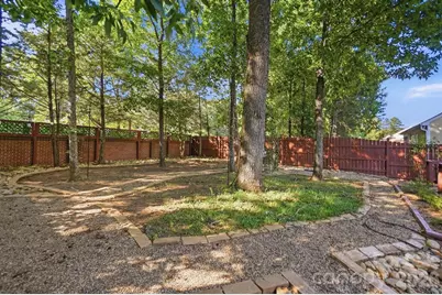 8530 Heron Glen Drive, Charlotte, NC 28269 - Photo 22